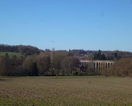 P1140767 Viaduc ferroviaire sur l'Aubetin composé de briques et pierres de taille, long de 213 mètres (1862)
