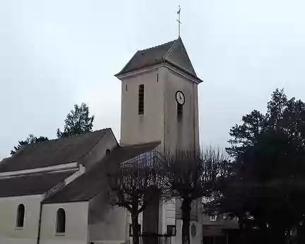 018 L’église Saint-Roch (XVIIème siècle) à Pontcarré vue depuis la rue de la Bretèche