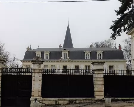005 Ce château du XIXème siècle fut, de 1978 à 1996, la propriété de Jean-Bedel Bokassa, empereur de Centrafrique de 1976 à 1979