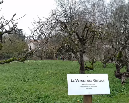 031 Le verger des Grillon à Brueil, lieu idéal pour le pique-nique