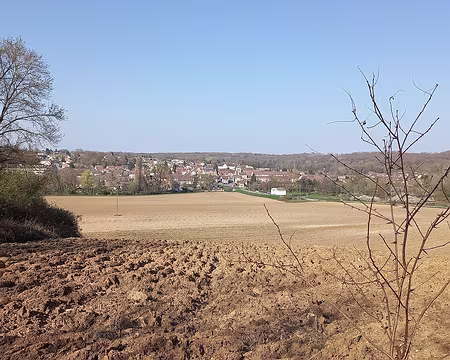 025 Mouroux. Meric Joël pour cette bellle journée .