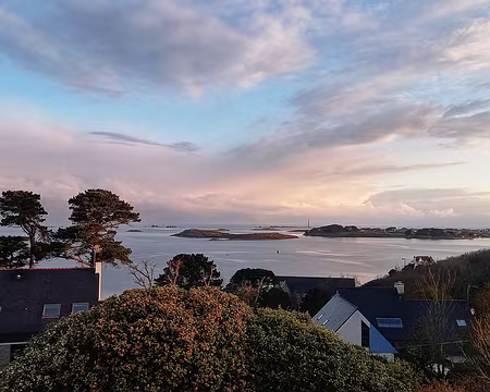 026ab Vue du gîte, le matin.