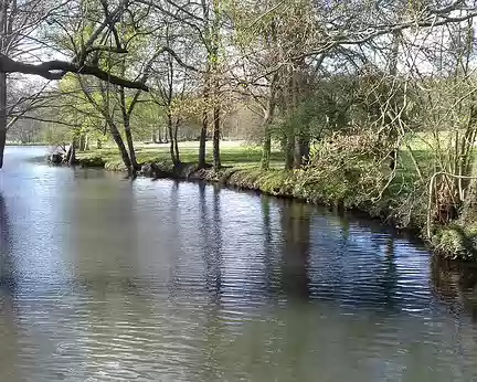 016 Fontaines, canaux, et étangs agrémentent ce parc à l’anglaise