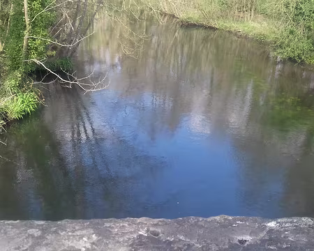 044 La Juine vue du pont de l’Hêtre construit au XVIIIème siècle pour le chancelier Voysin, propriétaire du château