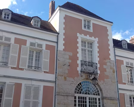 048 Le château de Lardy (XVème siècle) abrite l’Hôtel de ville