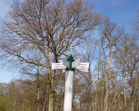 P1150004 Poteau de la Croix bleue