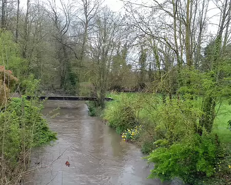 001 La Mauldre, affluent de la Seine en rive gauche, traverse la commune de Mareil-sur-Mauldre