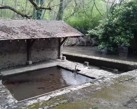 047 L’ancien lavoir de Cressay près de la Mauldre