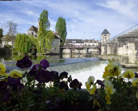 P1150076 Le Loing et la Porte de Bourgogne