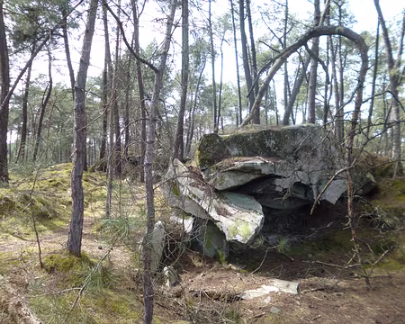 P1150083 Rocher Fourceau