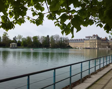 P1150088 Le château de Fontainebleau et l'étang des carpes