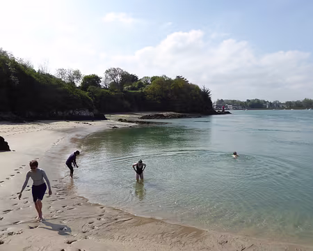 P1020594 baignade des plus courageux-ses