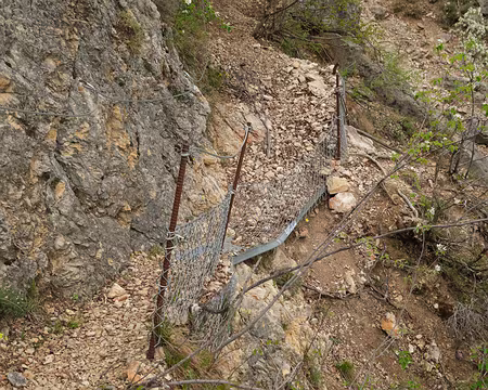 250_DSCF9688 Quelques équipements plus rassurants à l’approche du Col d’Illoire