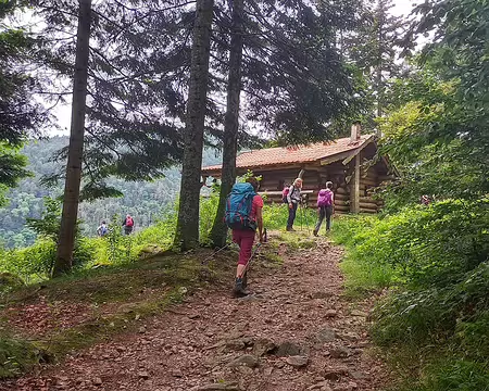 20220527_112553-01 Schaling Hutte au dessus du lac d'Alfeld