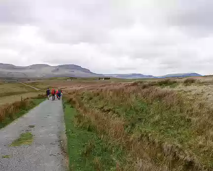 P1110839 Ligne de crête du Skye trail avec Groba nan Each (575m), Bealach a' Mhoramhain (579m) et Beinn Edra (611m), puis au loin : Bioda Buidhe (466m) et Meall na...