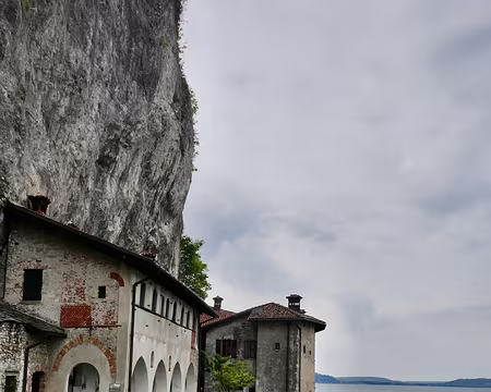 Ermitage de Santa Caterina del Sasso.