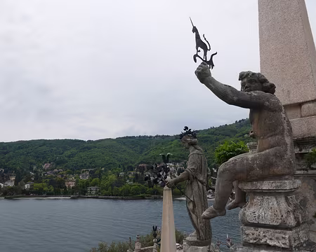Jardin Le jardin d’Isola Bella. La licorne est un symbole de la famille Borromées…