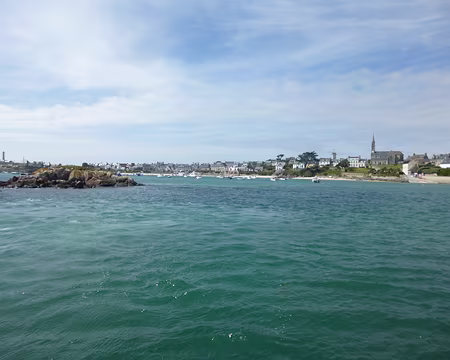 P1150122 Arrivée à l'île de Batz : 3,7 km de long et 1,6 km de large,...