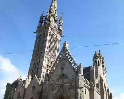 P1150161 Chapelle du Kreisker (XIVè-XVè s.), dominée par un clocher de 78 mètres de haut, Saint-Pol-de-Léon