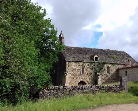 023 L’église paroissiale de Saint-Amans (XVIème siècle) au lieu-dit Saint-Amans-le-Vieux (altitude 298 m). Désaffectée depuis 1892, elle a été classée monument...