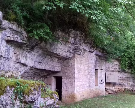 032 L’ermitage du Père Palau. Né en Espagne en 1811 (Lerida), il s’exila en France en 1840 et devint ermite en ce lieu, près de Caylus