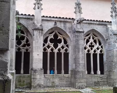 117 Le petit cloitre, joyau de l’art gothique flamboyant