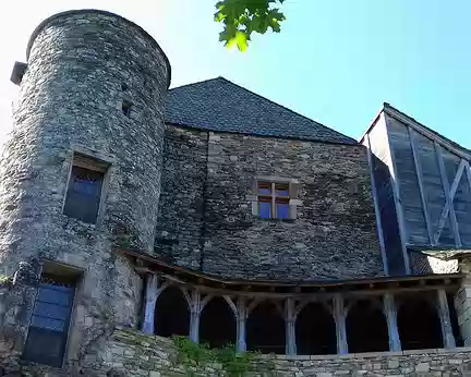137 La Maison du Gouverneur (XIII-XVème siècle), vue de la rue du Château. Entièrement restaurée en 2017-2019, elle abrite un Centre d’Interprétation de...