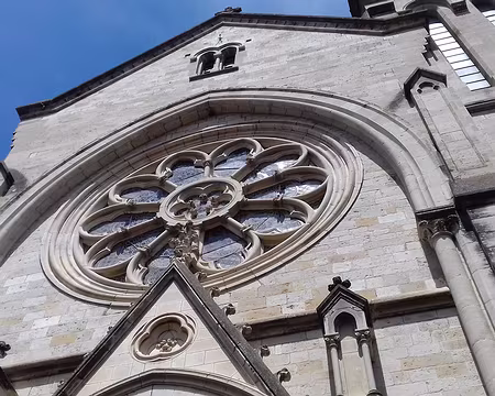 182 La façade néogothique de l’église Saint-Antonin consacrée en 1872