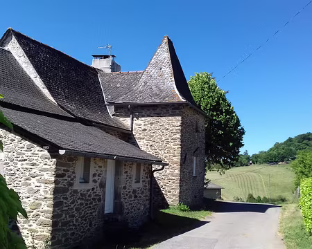 206 Maison traditionnelle du Ségala (murs en schiste, toit en ardoise)