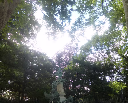 P1150319 - Copie Le monument à Eugène Delacroix (1798-1863), dans le jardin du Luxembourg, érigé par Jules Dalou et inauguré en 1890.