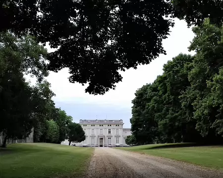006 Le château d’Echarcon (XVIII-XIXème siècle), classé Monument historique (1976)
