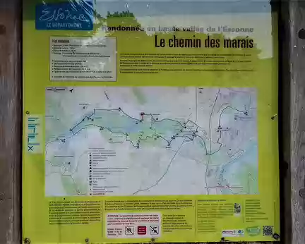 011 Le Chemin des Marais, en basse vallée de l’Essonne. Vastes de plus de 800 ha, ces marais constituent la plus grande zone humide du département