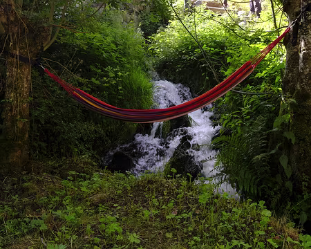 2022-06-05_09-36-05-_DSF0510-V1 Avant d'entamer la montée un hamac tentateur