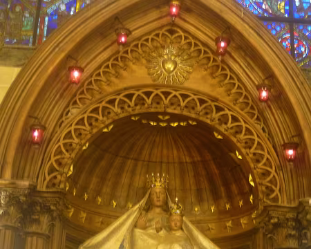 P1150298 Notre-Dame du Pilier. Statue polychrome, en bois de poirier, (XVIè s.)