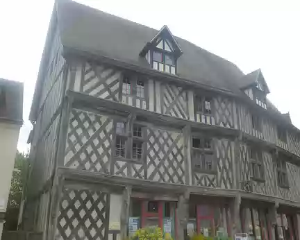 P1150305 Maison du Saumon (vers 1500)