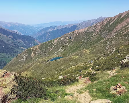 004 Vallée d'Artigues, Etang Sourd. Montée vers le refuge CAF du Pinet, 2227 m.