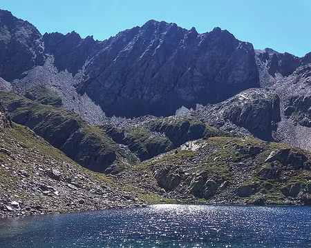 033 Pause dans le sauvage et magnifique cirque de Baiau, à l'Estany éponyme.