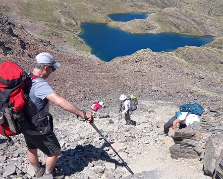 039 On est dans une pente à 40° complètement érodée, des éboulis instables au possible. On en a bavé. Baiau, ahou, ahou!!