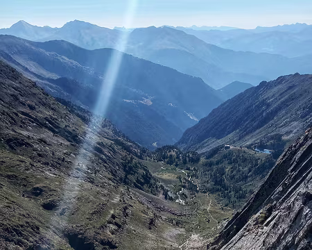 049 Riu de Coma et notre refuge de Coma Pedrosa.