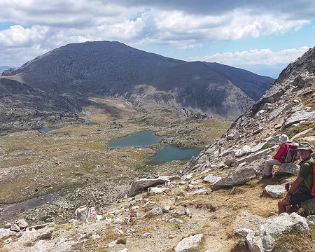 112 Pause au dessus des Estanys d'Aparellats.