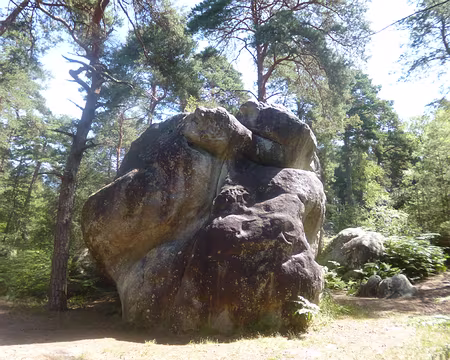 P1150332 La Merveille, Rocher Cuvier-Chatillon