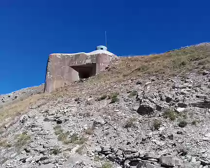 174 L’ouvrage Maginot du Gondran E (2350 m d’altitude) en contrebas du Fort des Gondrans
