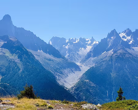 20220724-12h03m39s-20220724_120339-V3 Ce qui reste de la mer de glace et des Drus (à gauche)