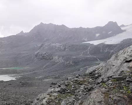 20220729-09h58m29s-P1130302-V3 Entre le Col de Louvie et celui de Prafleuri dans le Grand Désert.