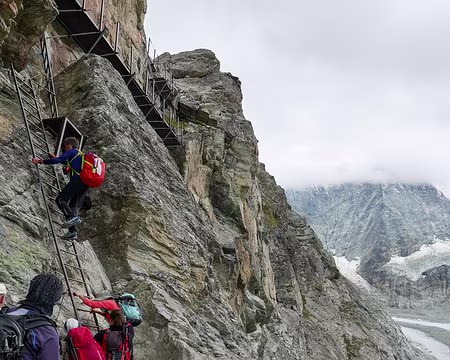 20220730-11h56m26s-XLA02292-V3b X. ouvre le bal des échelles.