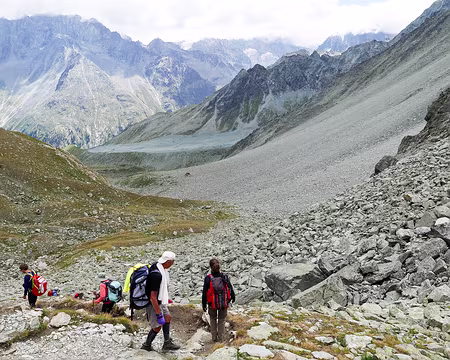 20220730-12h09m24s-P1130459-V3 Descente du Pas de Chèvres vers Arolla.