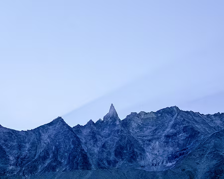 20220731-08h17m42s-P1130510-V3 Aiguille de la Tsa (3667m).