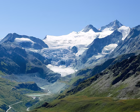 20220801-11h11m32s-P1130645-V3 Le Lac de Châteaupré, le Glacier de Moiry avec le Grand Cornier (3961m) et la Dent Blanche (4357m).
