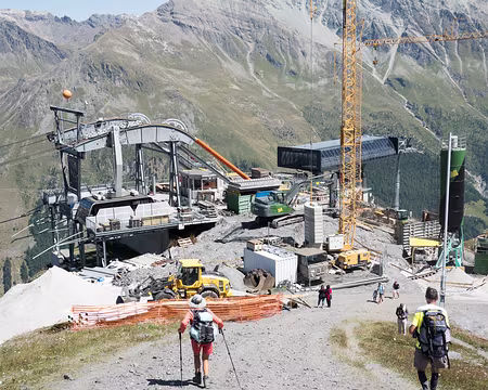 20220801-14h38m39s-XLA02396-V3 Descente en télécabine vers Zinal