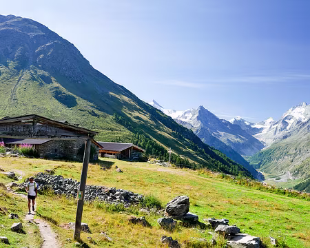 20220802-10h08m33s-P1130706-V3 Val de Zinal depuis Le Chiesso (2210m).